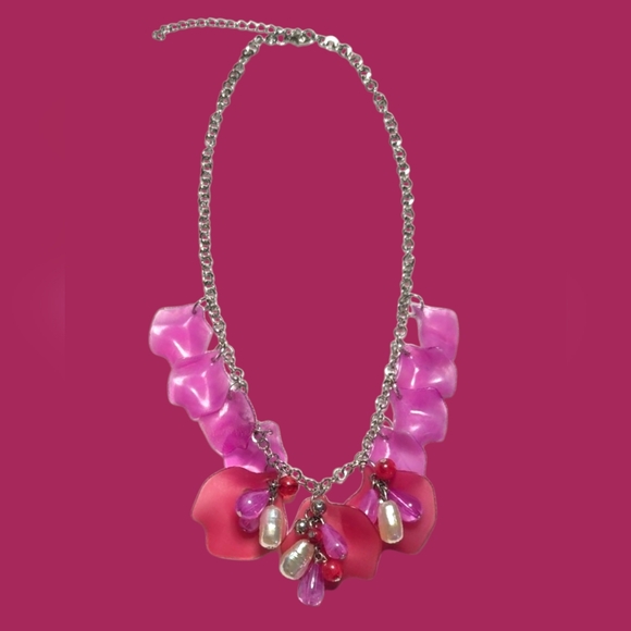 Jewelry - Elegant Pink and Silver Necklace